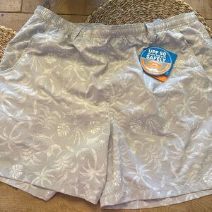 Columbia Men’s 6” Super backcash shorts size XL